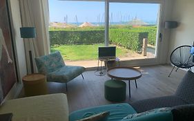 Appartement OP het strand, enfin, zo goed als...